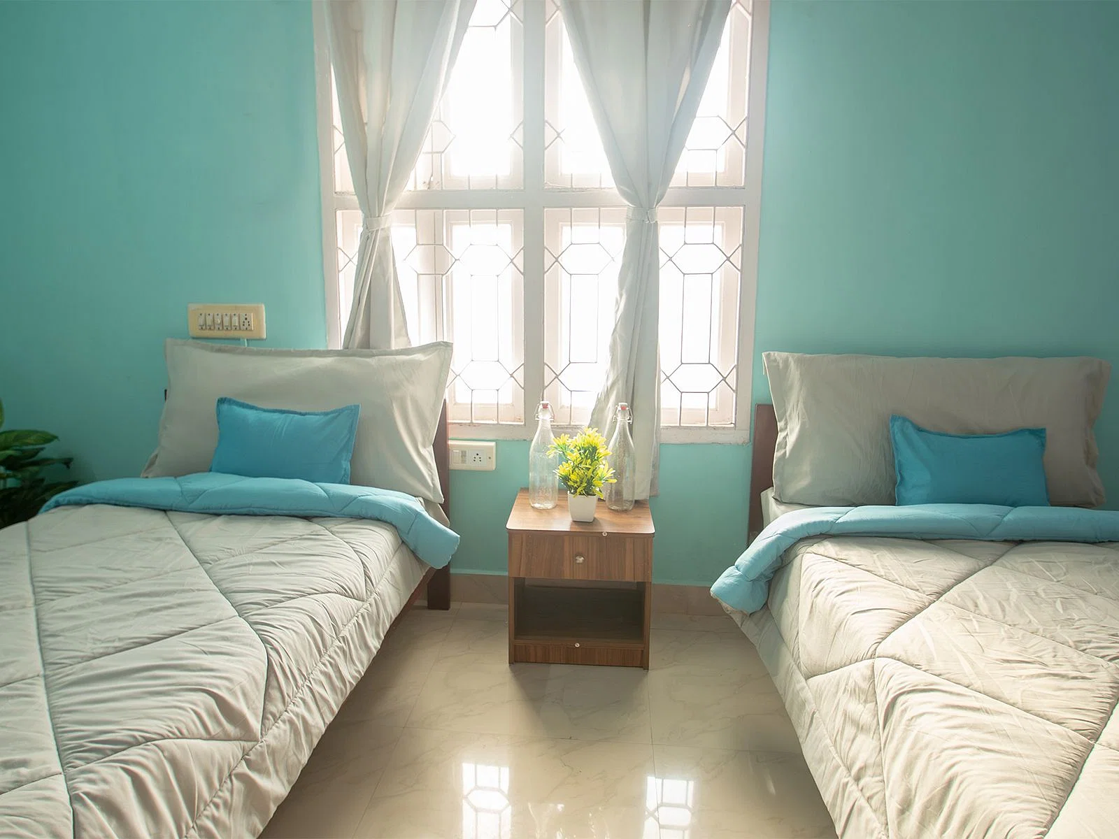 luxury PG accommodations with modern Wi-Fi, AC, and TV in Kodambakkam-Chennai-Zolo Moorfield