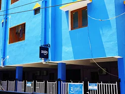 luxury PG accommodations with modern Wi-Fi, AC, and TV in Medavakkam-Chennai-Zolo Courtland