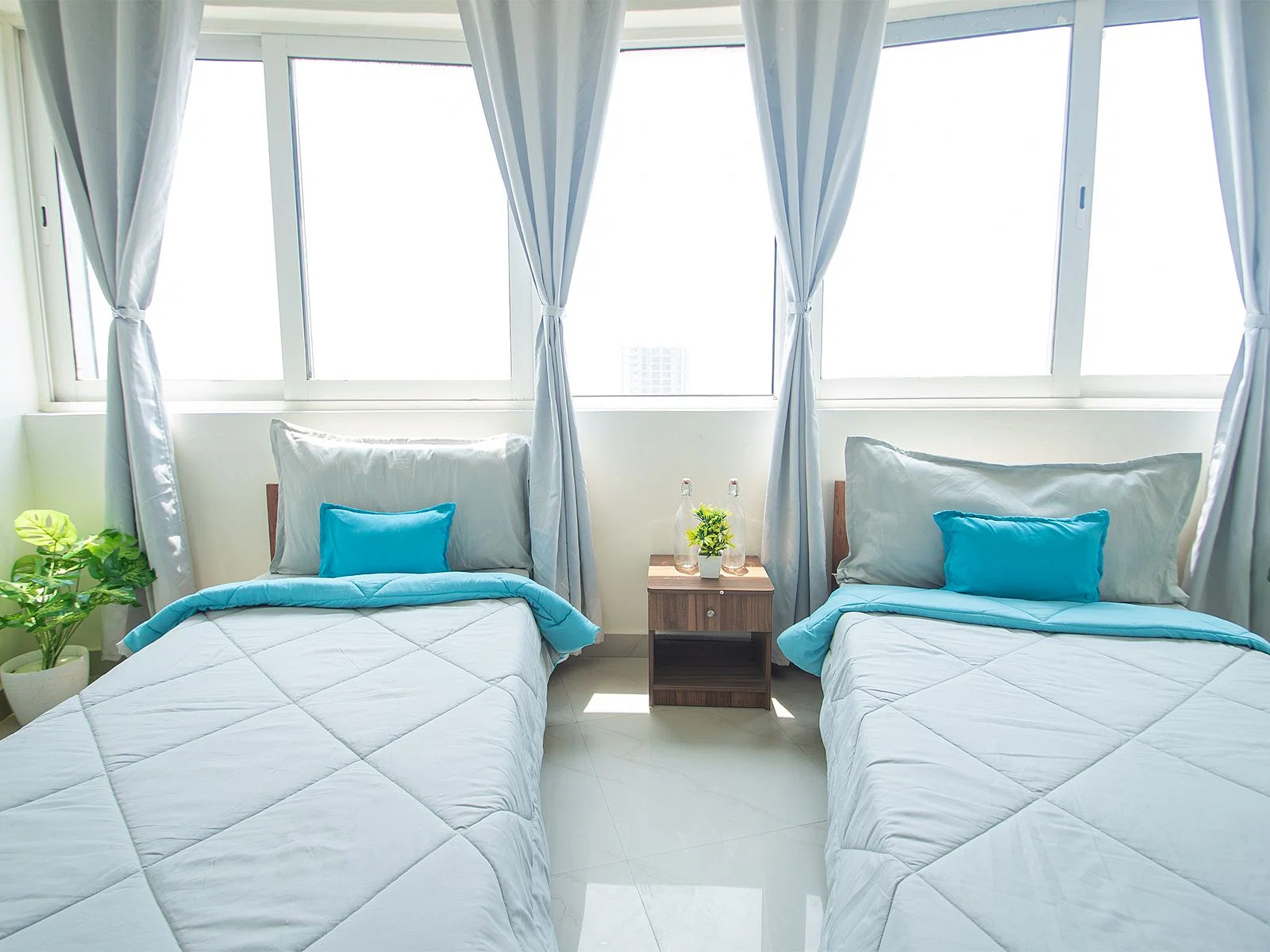 pgs in Padur with Daily housekeeping facilities and free Wi-Fi-Zolo Mayfield