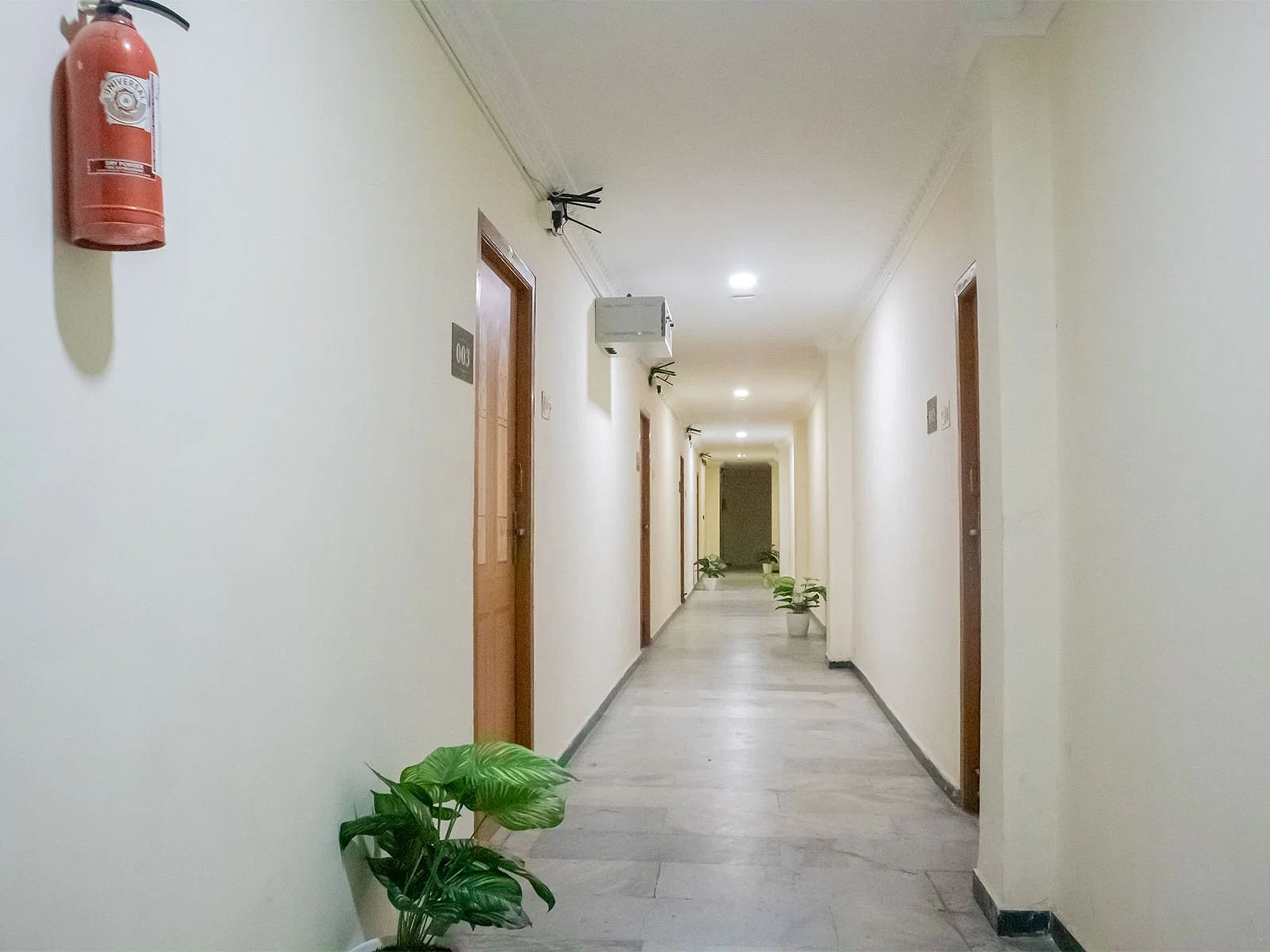 pgs in Avarampalayam with Daily housekeeping facilities and free Wi-Fi-Zolo Pulse
