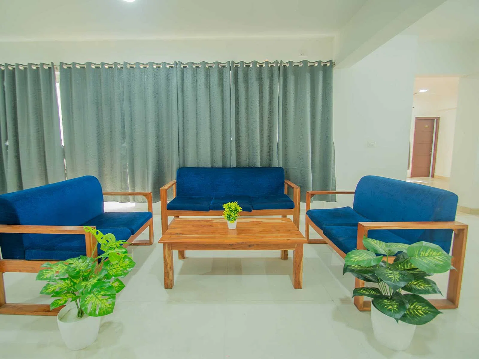 luxury pg rooms for working professionals unisex with private bathrooms in Chennai-Zolo Meadow View