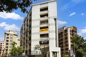 Affordable single rooms for students and working professionals in Chandivali-Mumbai-Zolo Crystal Stays