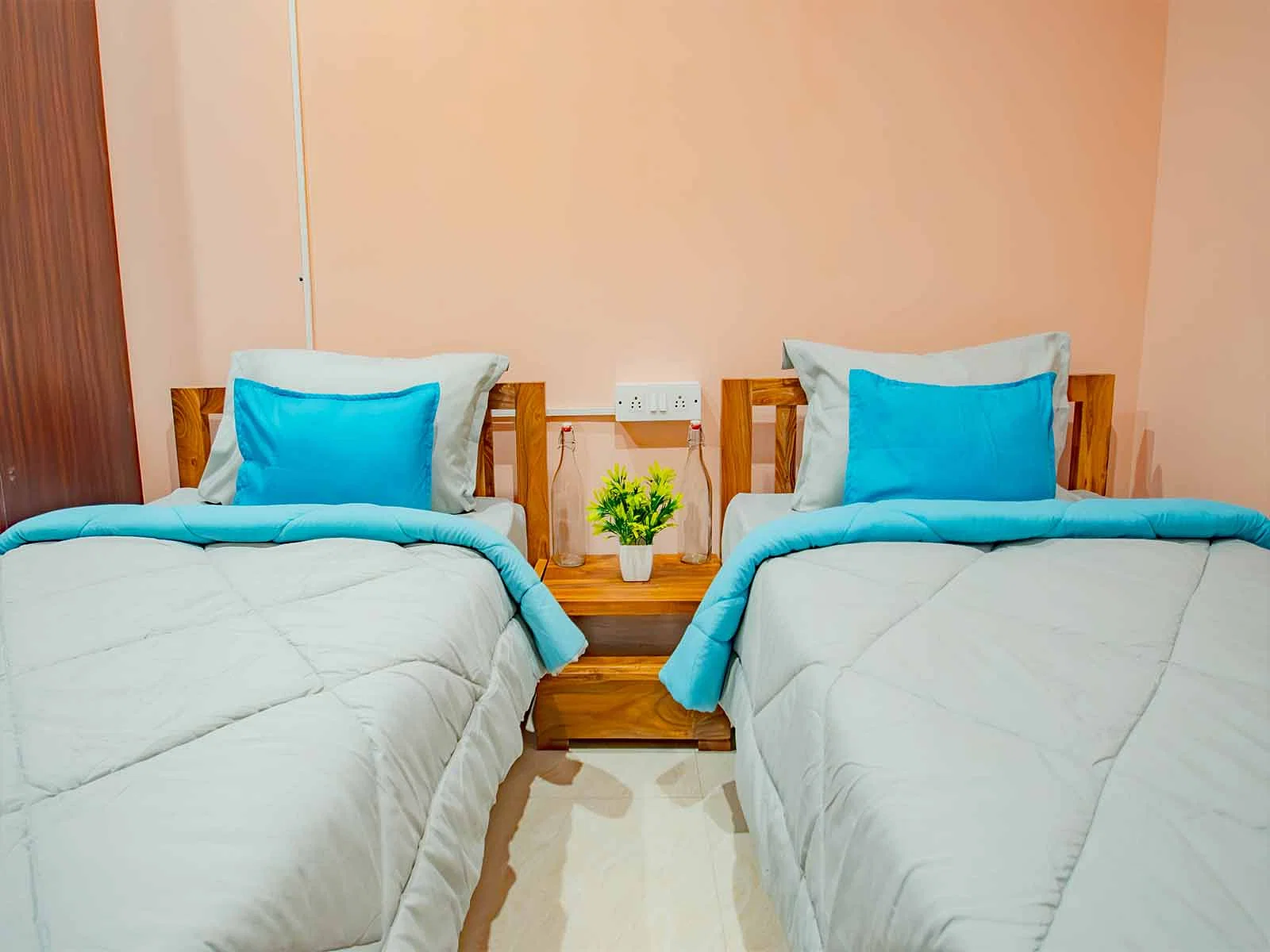 luxury pg rooms for working professionals men and women with private bathrooms in Bangalore-Zolo Clayton