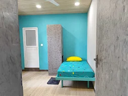 Affordable single rooms for students and working professionals in Mathikere-Bangalore-Zolo Crosby