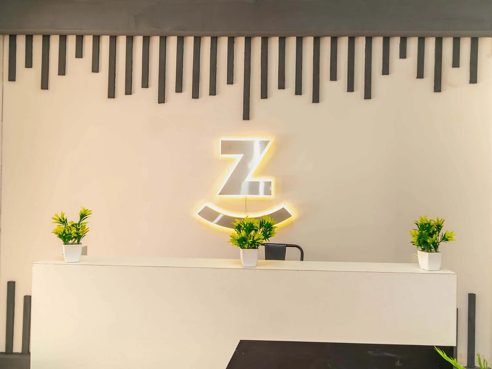 best Coliving rooms with high-speed Wi-Fi, shared kitchens, and laundry facilities-Zolo Calista