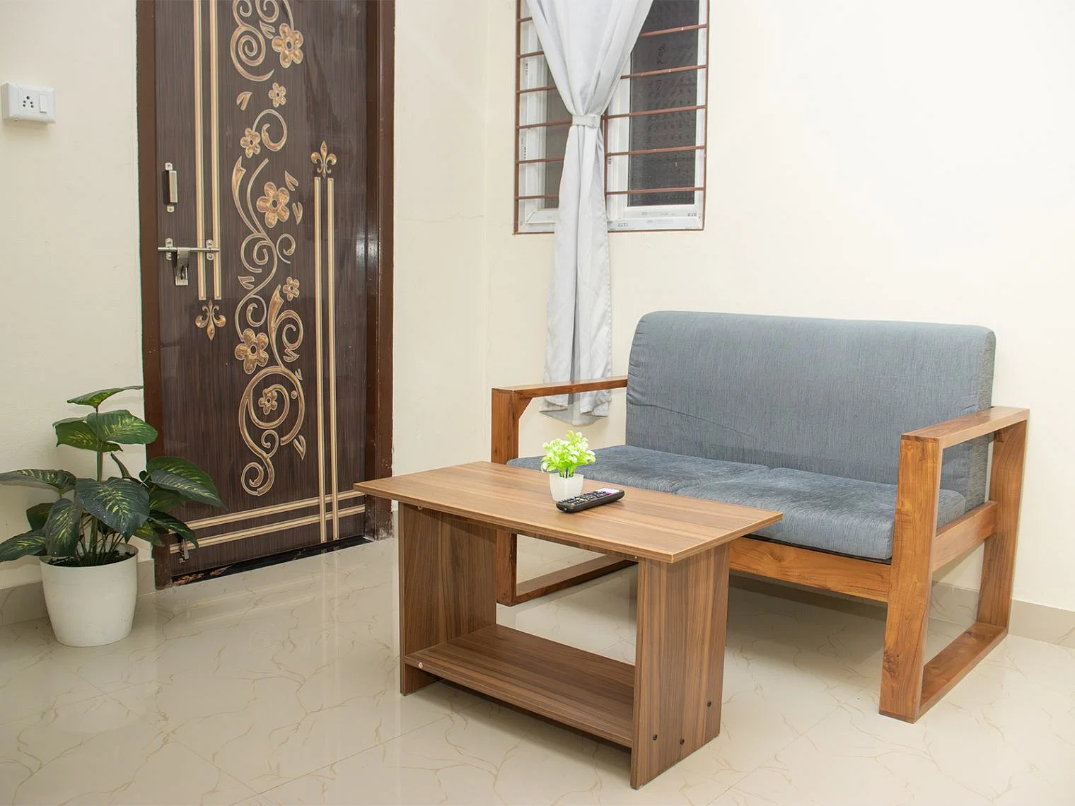 Fully furnished single/sharing rooms for rent in Gopanpally Gachibowli with no brokerage-apply fast-Zolo Galway