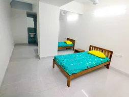 luxury pg rooms for working professionals men and women with private bathrooms in Bangalore-Zolo Valencia