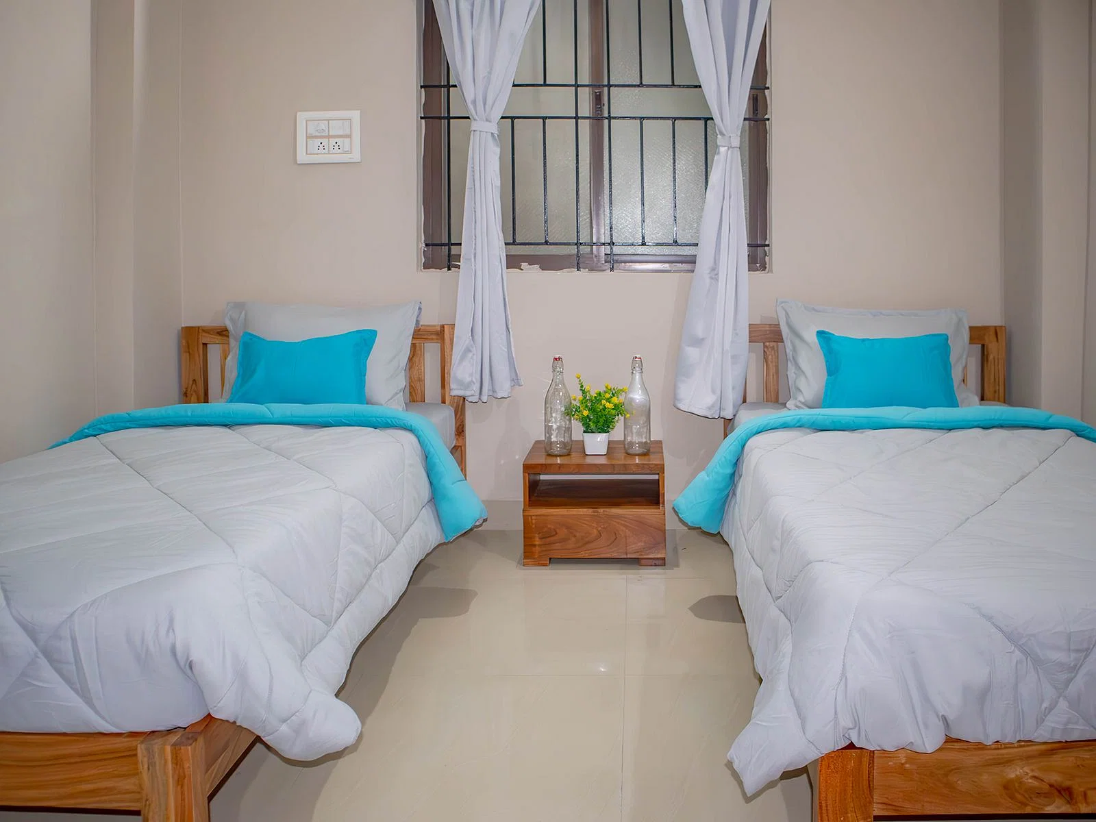 fully furnished Zolo single rooms for rent near me-check out now-Zolo Tejas