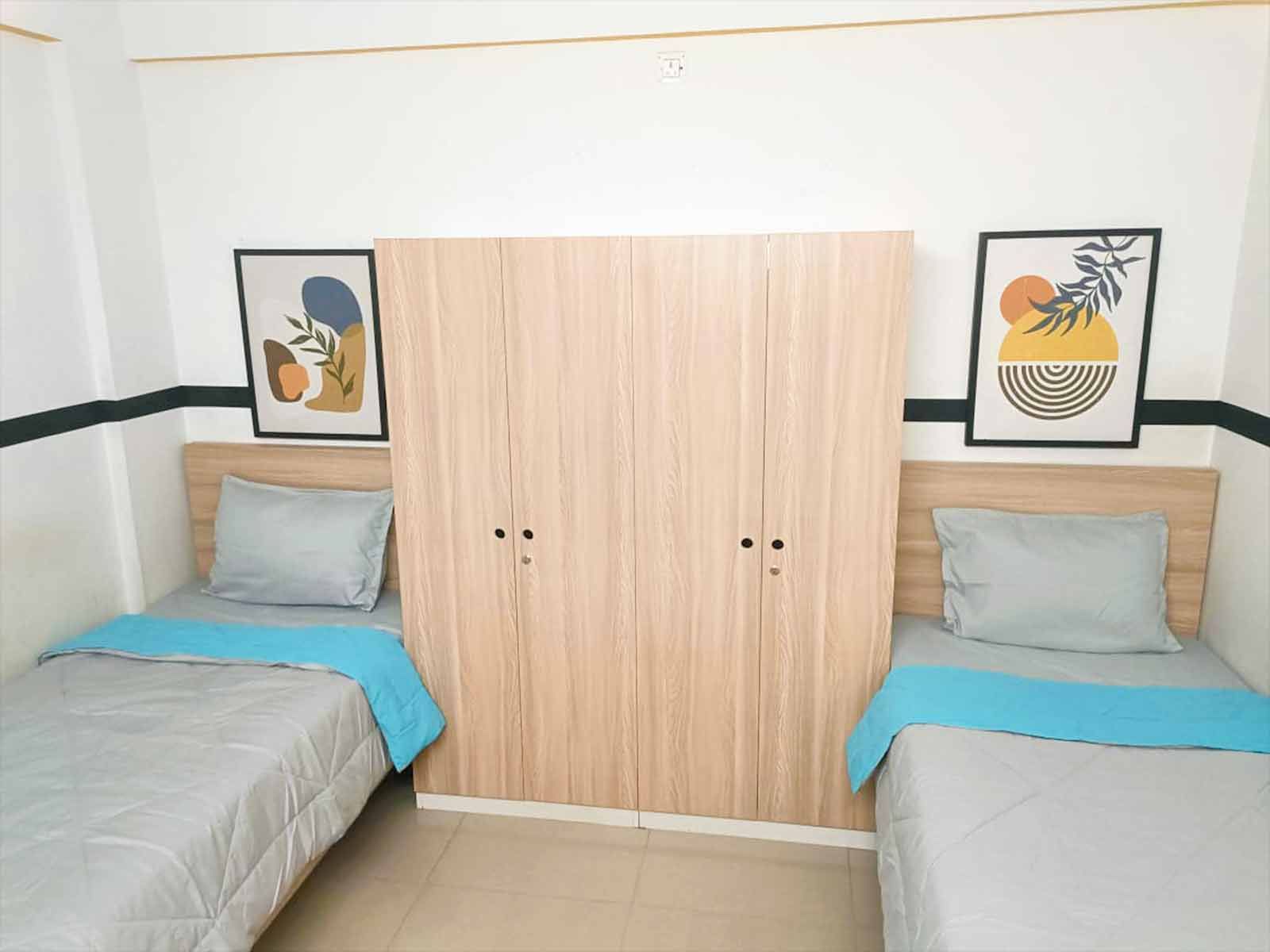 luxury pg rooms for working professionals couple with private bathrooms in Bangalore-Zolo Sadhana