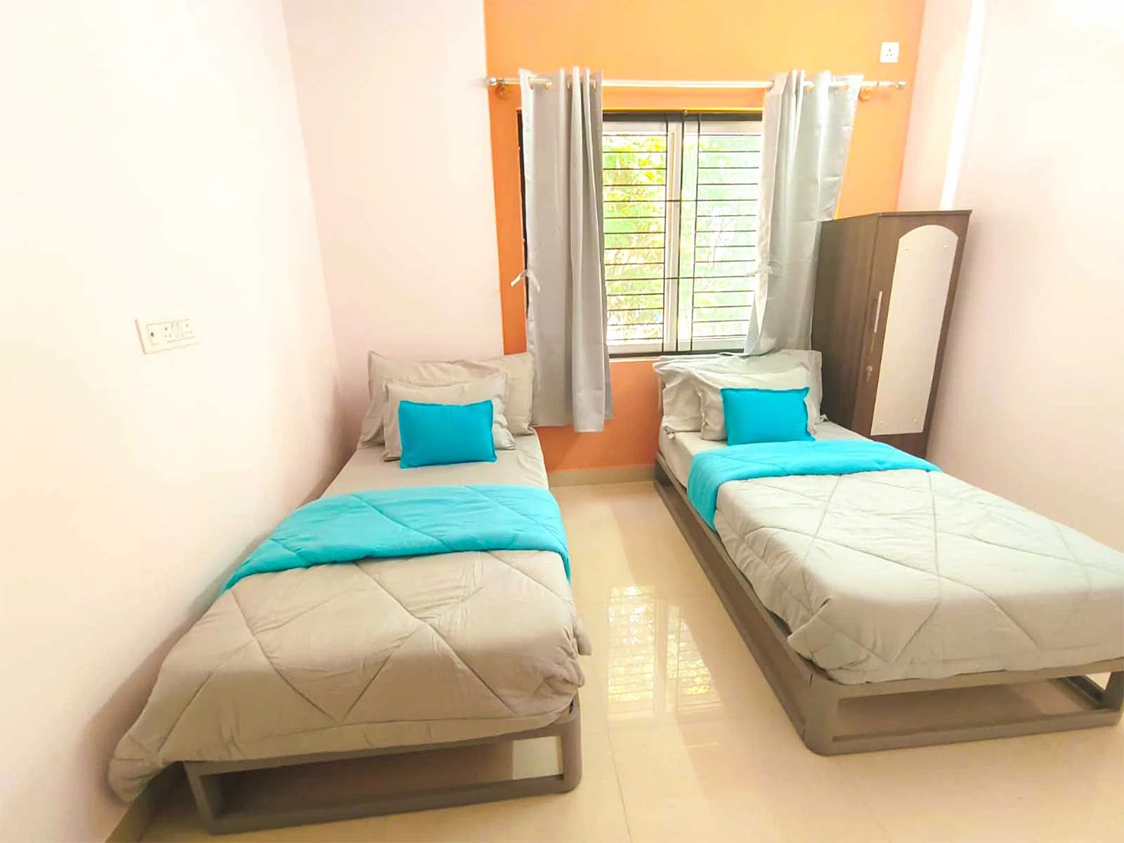 budget-friendly PGs and hostels for boys and girls with single rooms with daily hopusekeeping-Zolo Neel