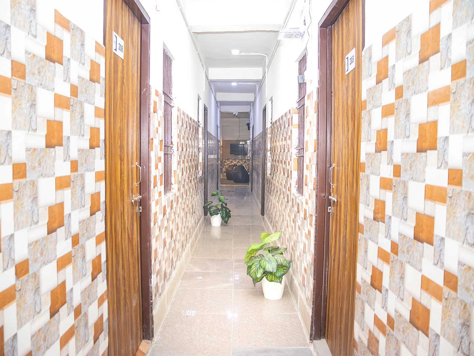 Affordable single rooms for students and working professionals in Sector 135-Noida-Zolo Nived
