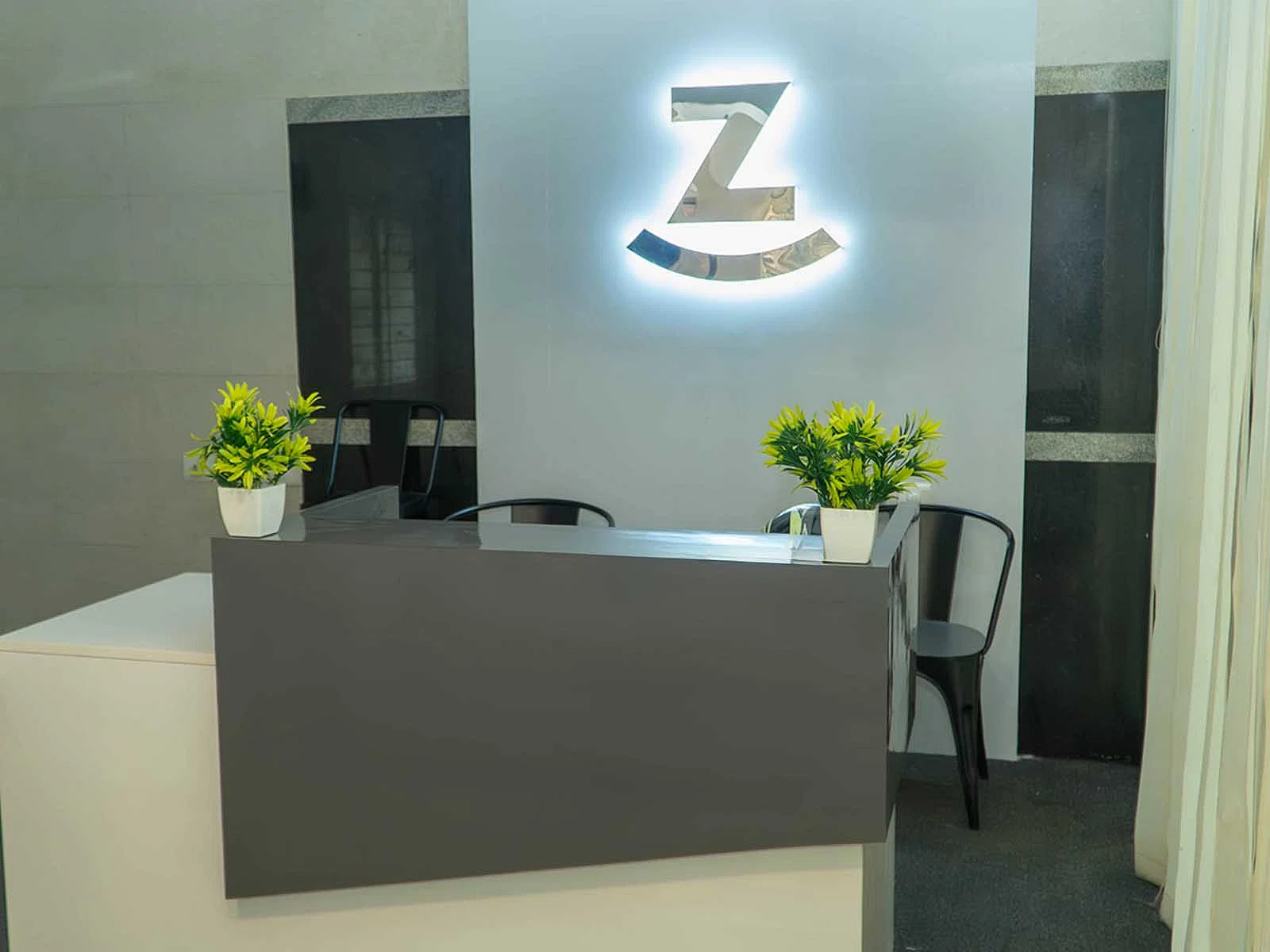 fully furnished Zolo single rooms for rent near me-check out now-Zolo Indus