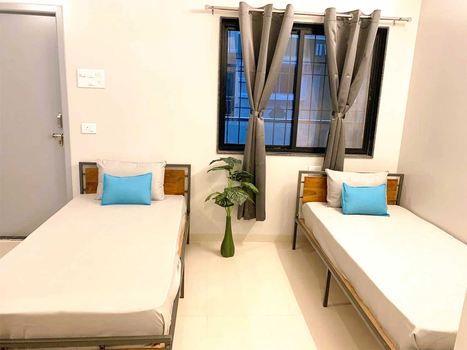 Affordable single rooms for students and working professionals in Hinjewadi Phase 1-Pune-Zolo Grand Avenue