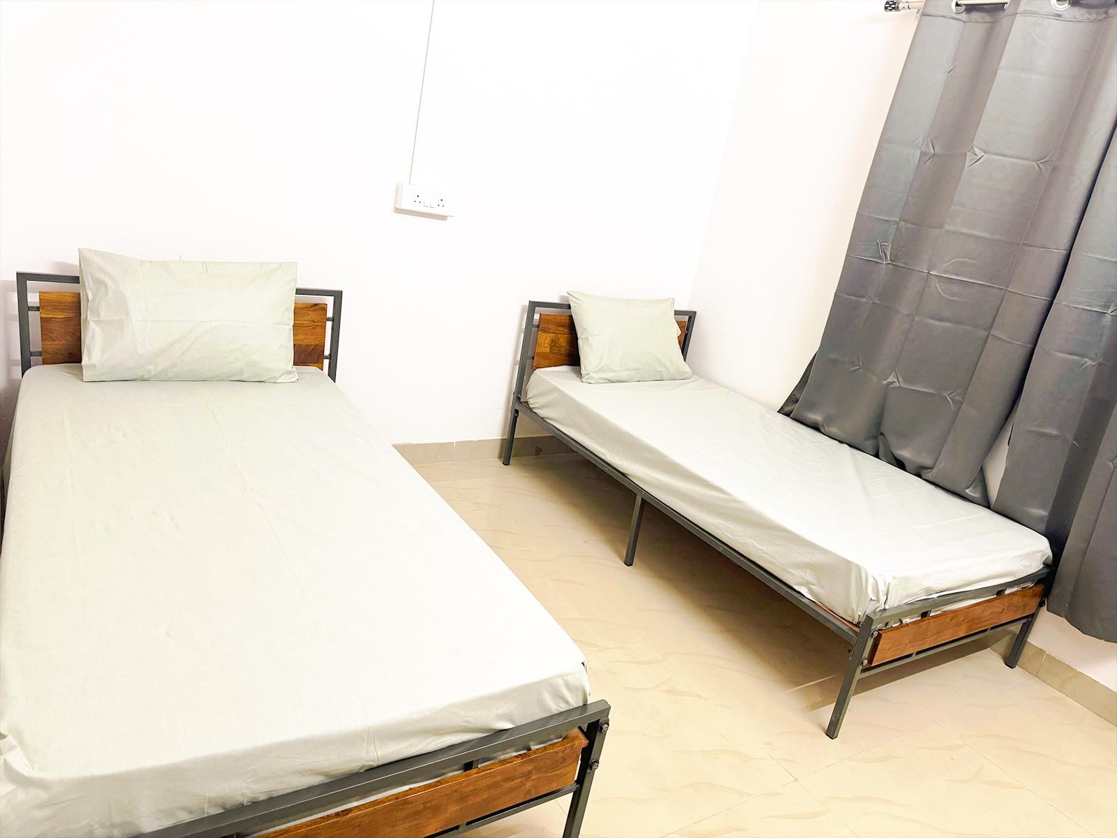 budget-friendly PGs and hostels for boys and girls with single rooms with daily hopusekeeping-Zolo Flash