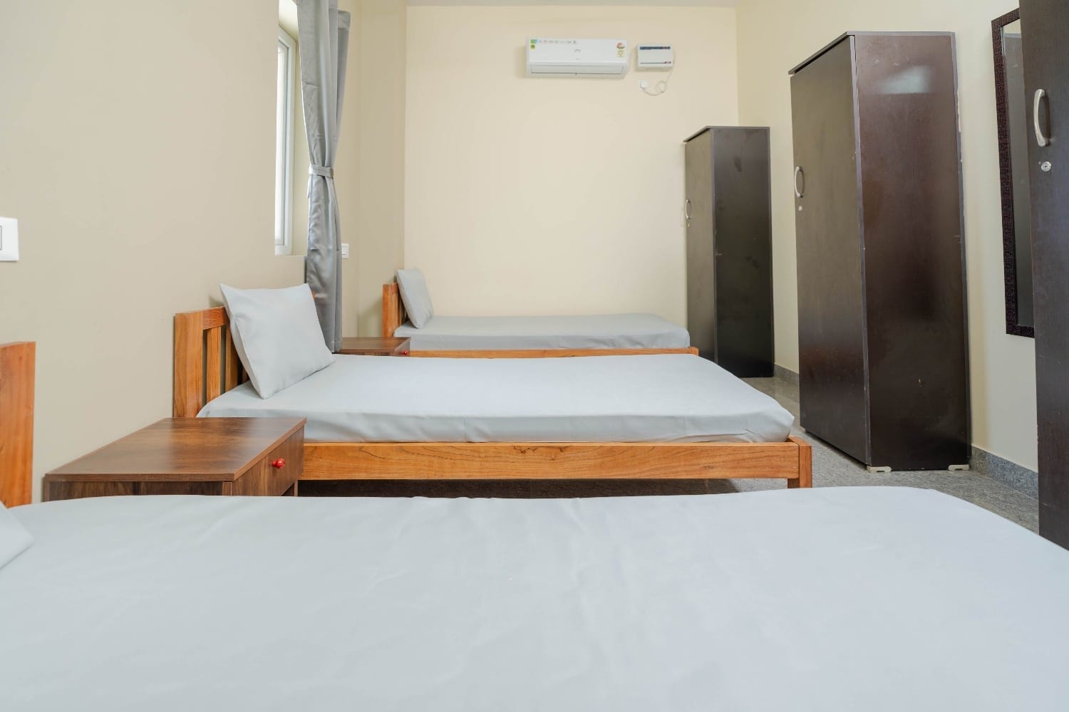 Comfortable and affordable Zolo PGs in Adambakkam for students and working professionals-sign up-Zolo Meridian