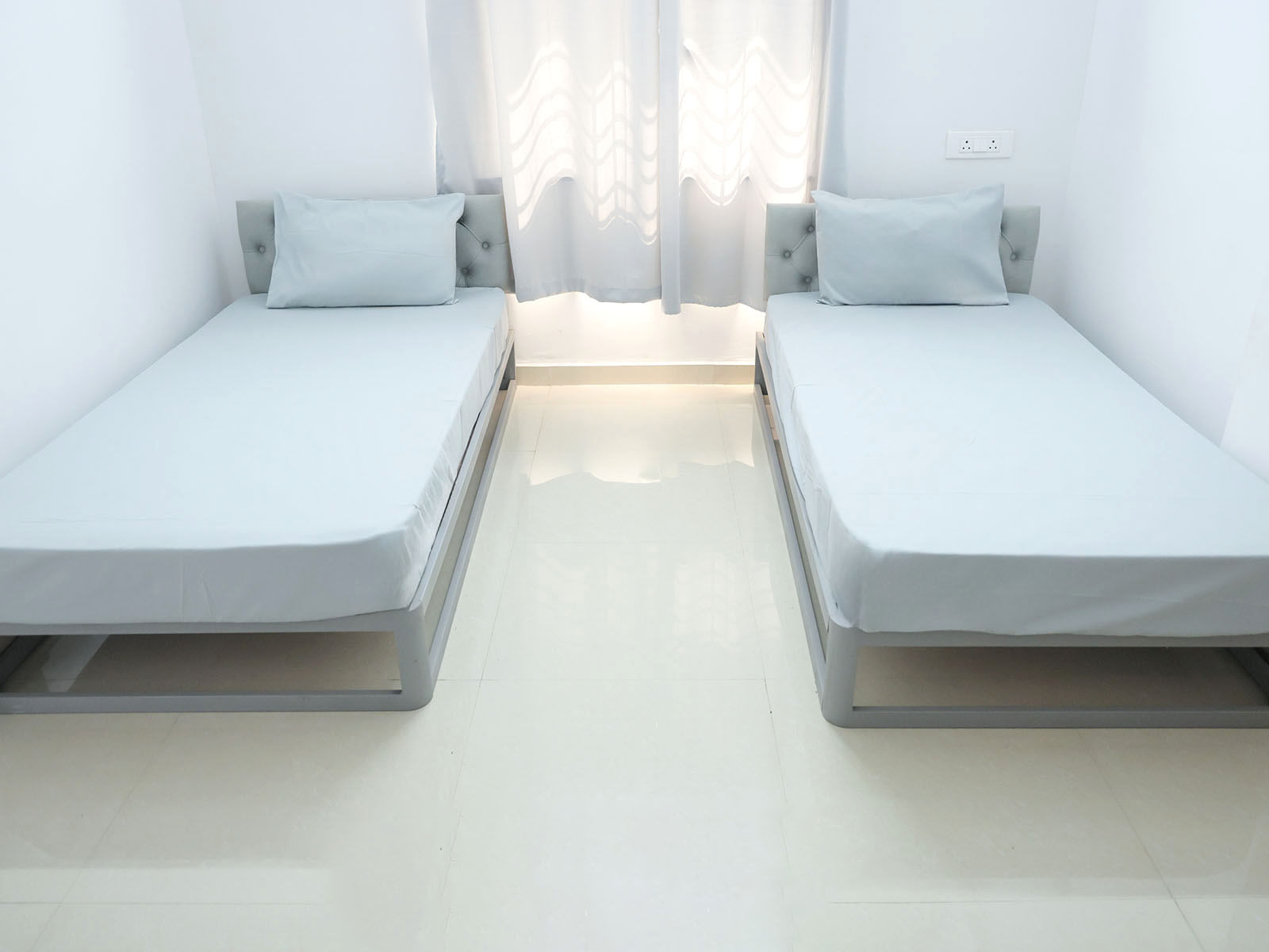 best Coliving rooms with high-speed Wi-Fi, shared kitchens, and laundry facilities-Zolo Kingstown