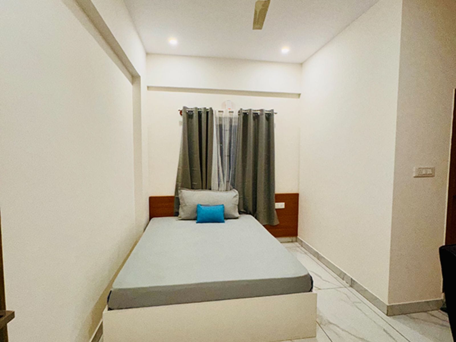 safe and affordable hostels for men and women students with 24/7 security and CCTV surveillance-Zolo Fabro