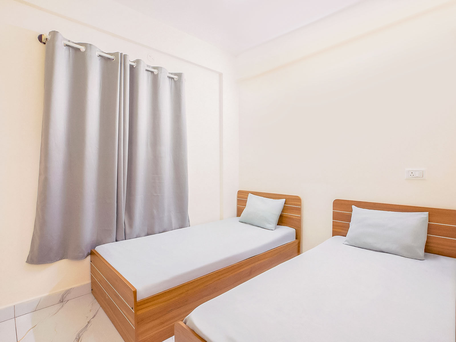 budget-friendly PGs and hostels for women with single rooms with daily hopusekeeping-Zolo Spica