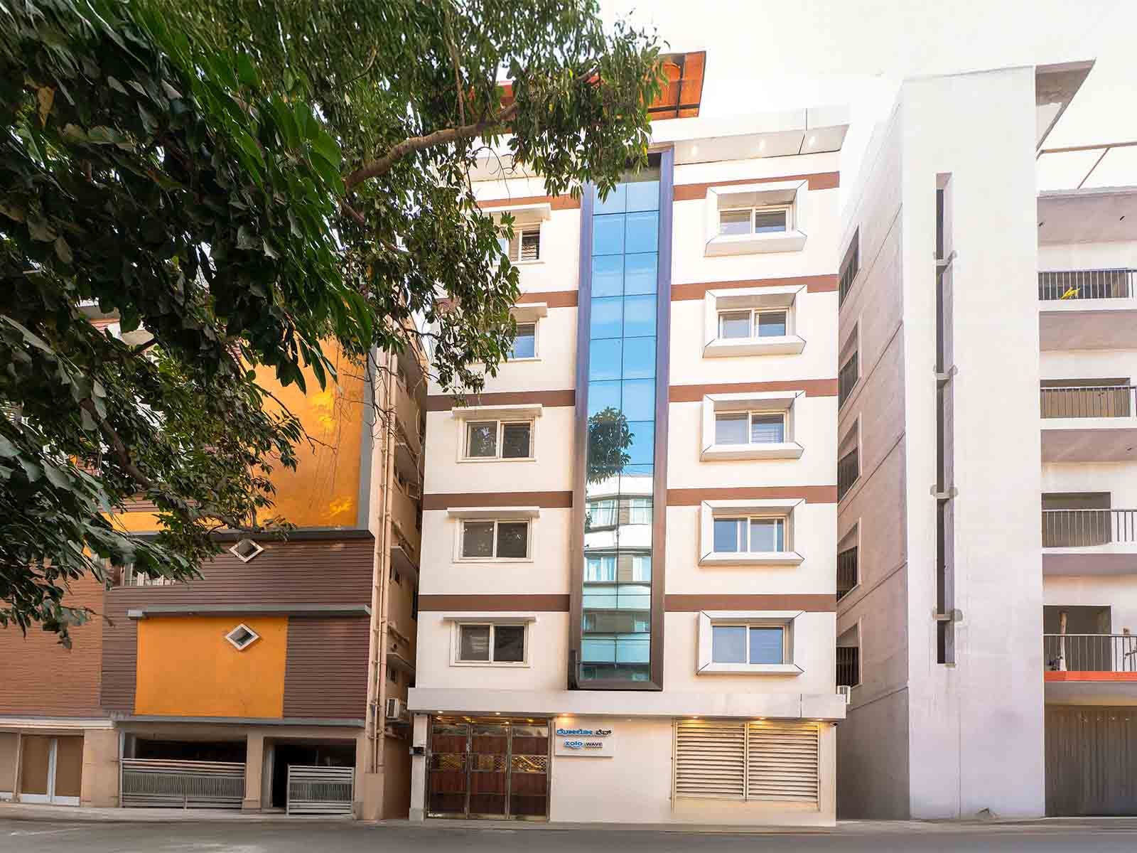 budget-friendly PGs and hostels for men and women with single rooms with daily hopusekeeping-Zolo Wave