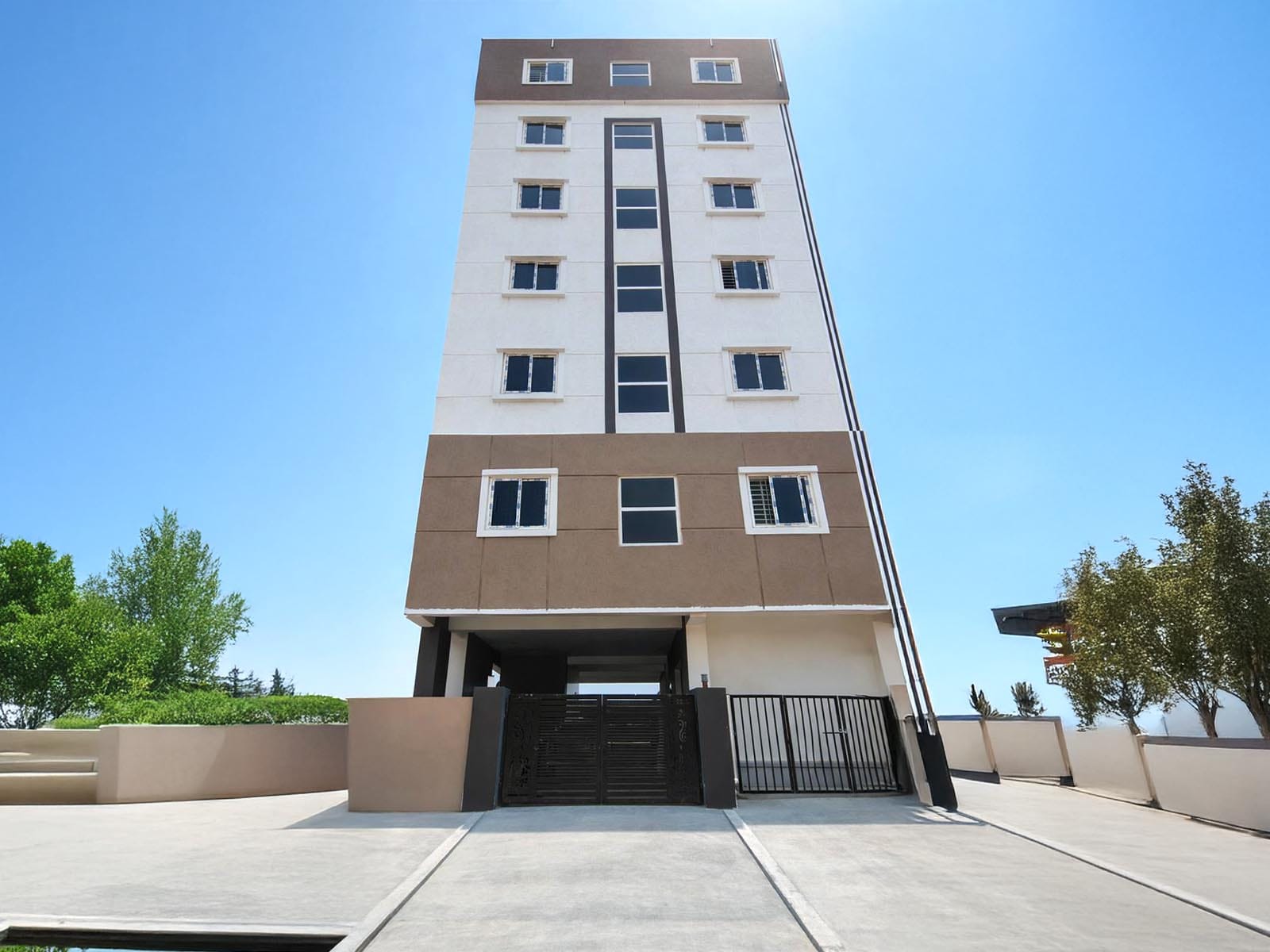 best PGs for couple in Hyderabad near major IT companies-book now-Zolo Preston