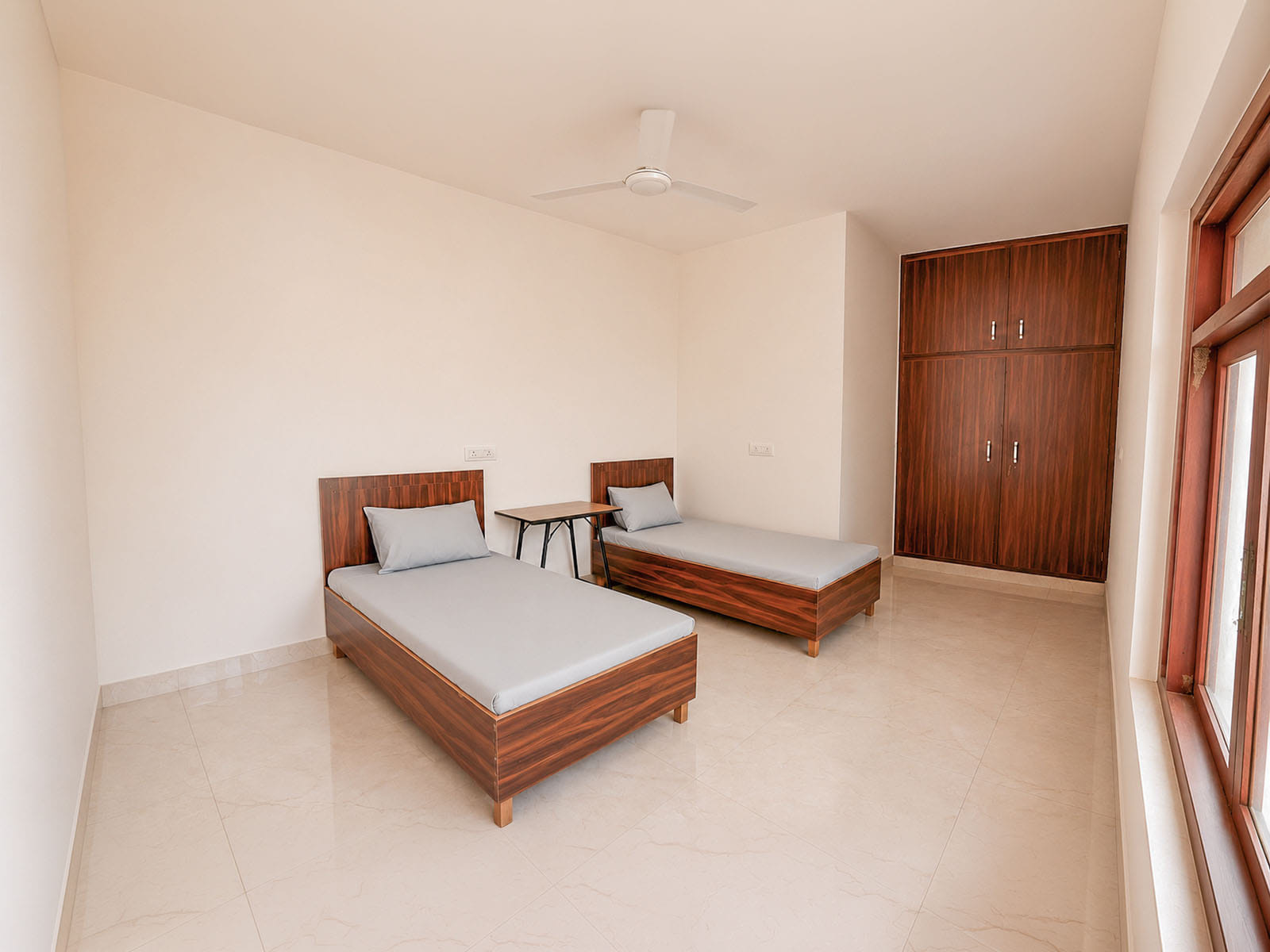 Fully furnished single/sharing rooms for rent in SECTOR 27 with no brokerage-apply fast-Zolo Strive