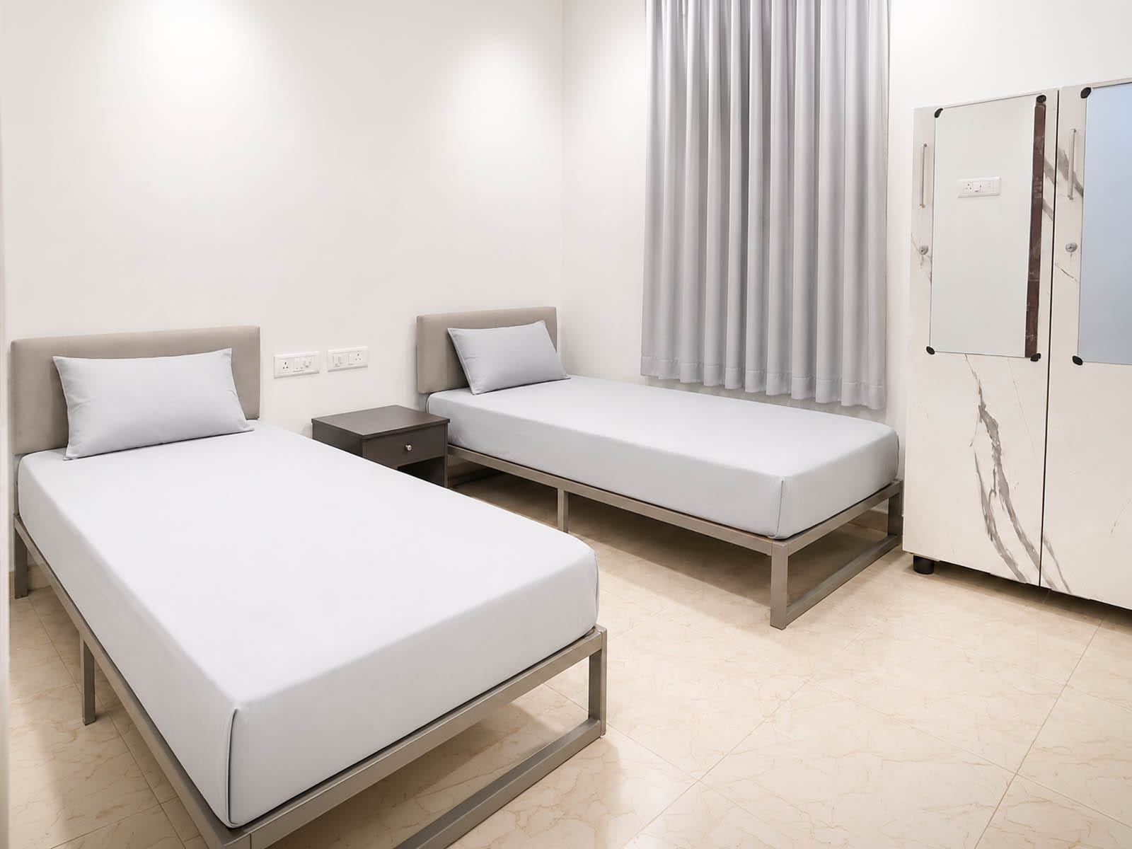 luxury PG accommodations with modern Wi-Fi, AC, and TV in Arumbakkam-Chennai-Zolo Drift