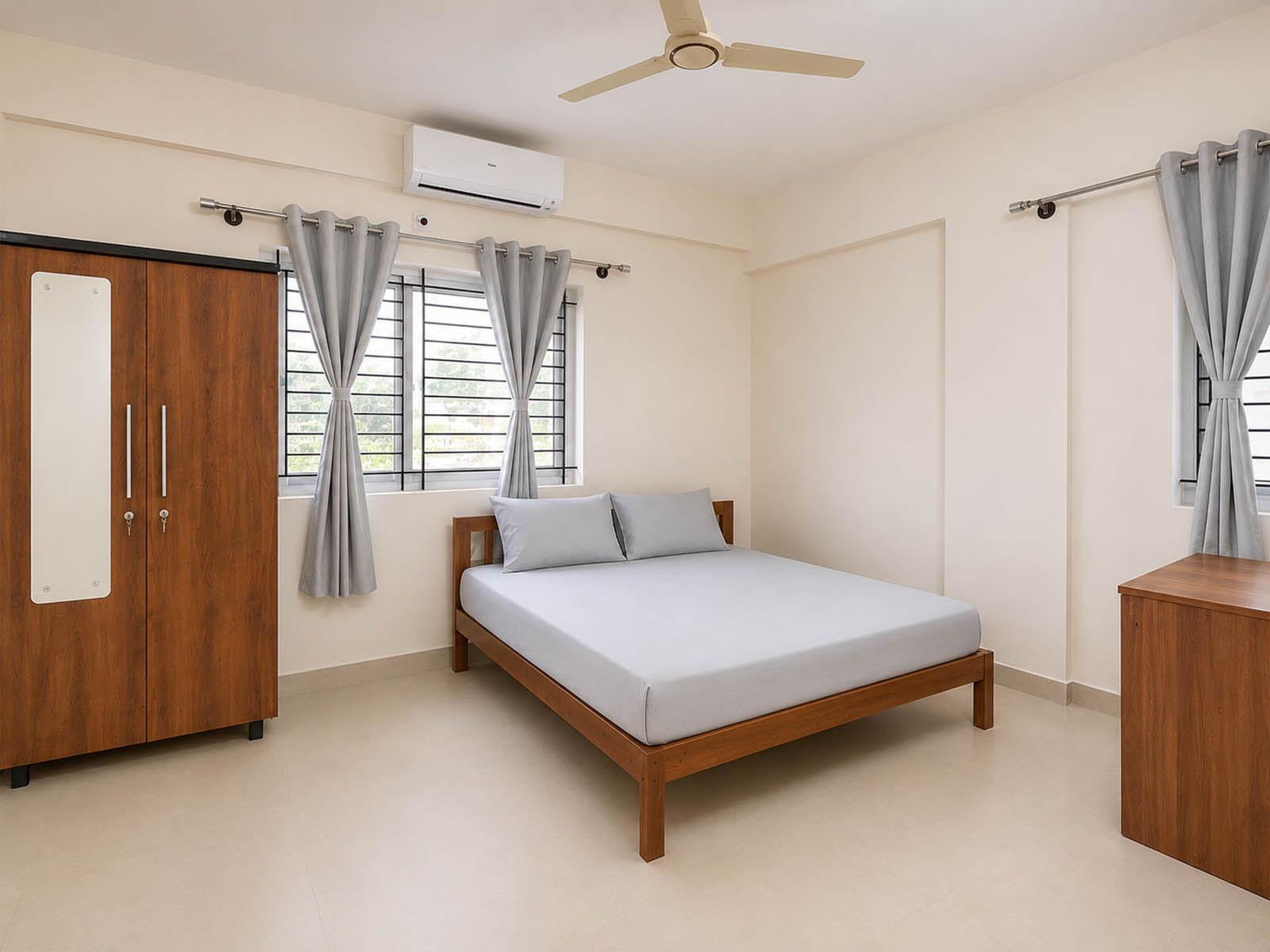 pgs in Garudacharpalya with Daily housekeeping facilities and free Wi-Fi-Zolo Ananta